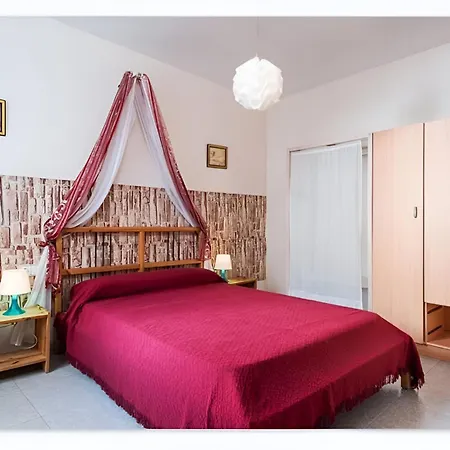 3 Playa Bateles 750m Апартаменти *